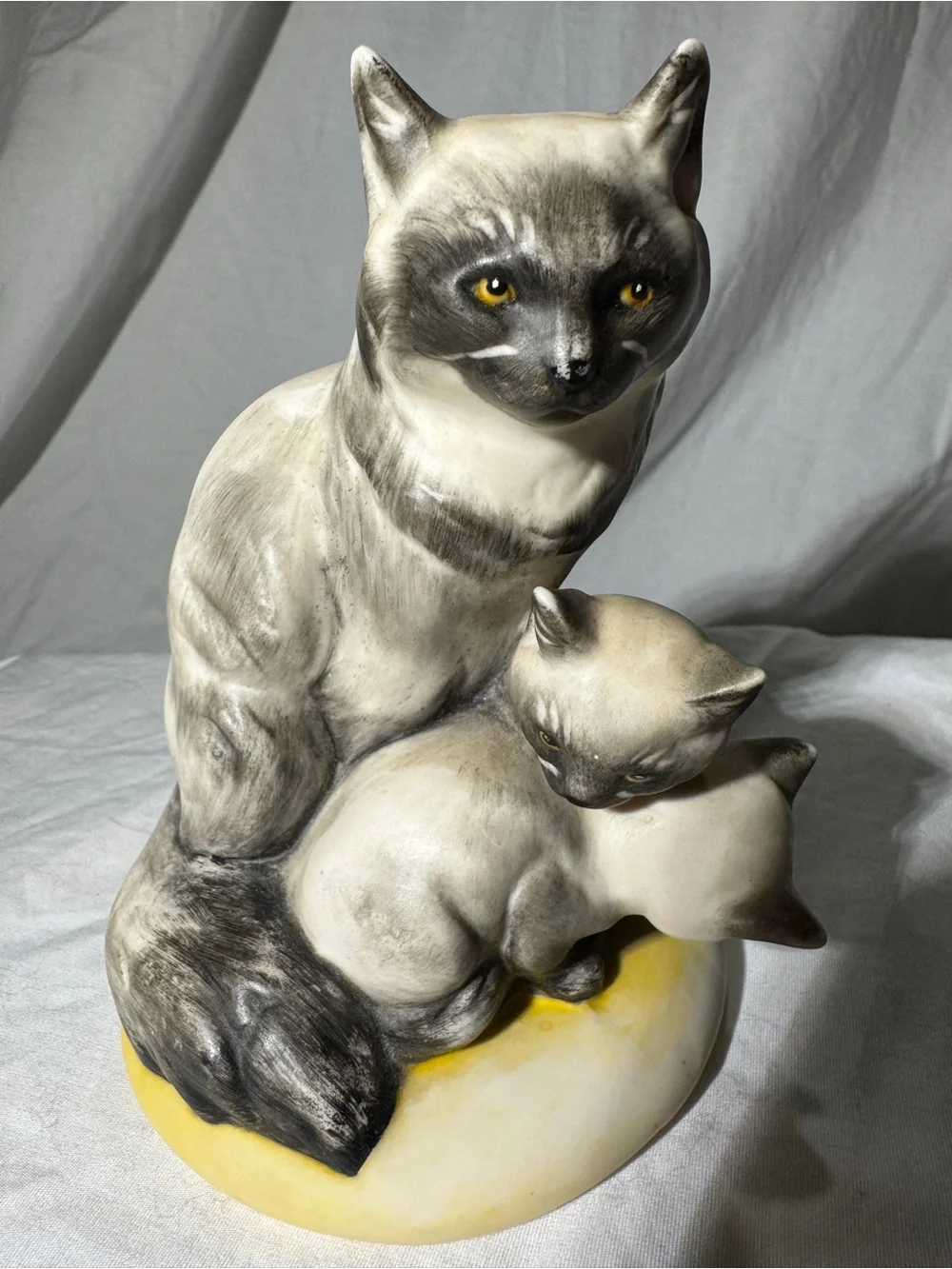 Vintage Editions in Porcelain hand painted porcelain mother cat with 2 kittens